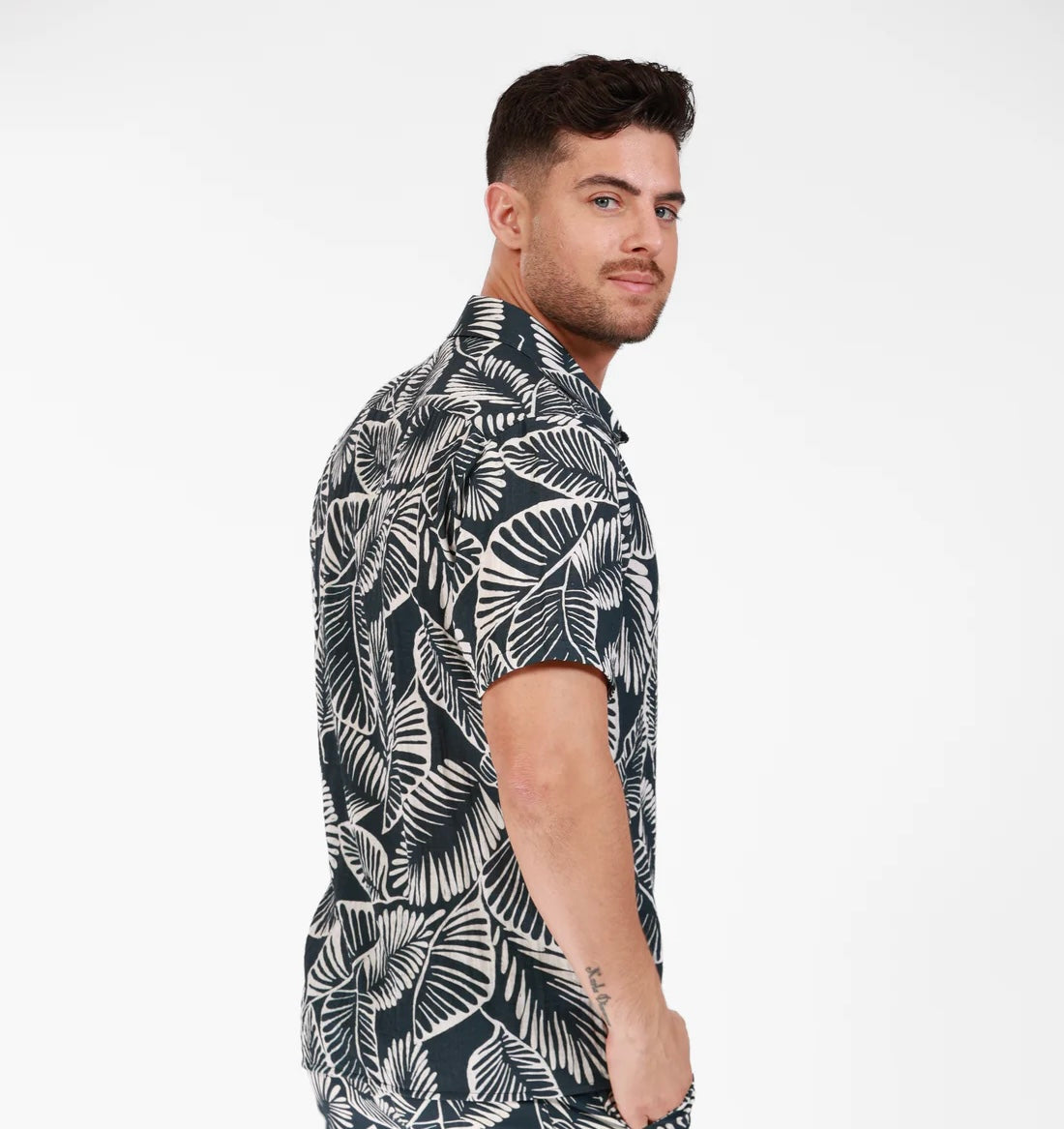 NAVY PRINTED BUTTON DOWN SHIRT