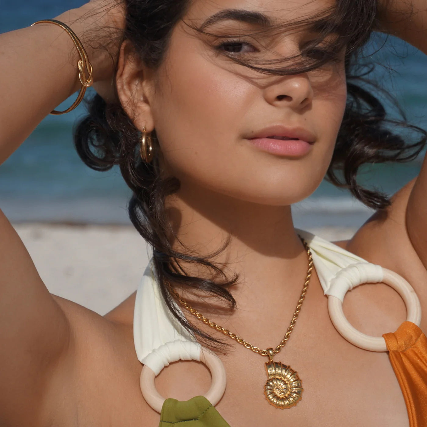 Eliana Oversized Shell Pendant Necklace